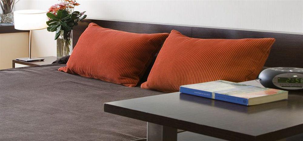 Uriburu 1756 By Ayres Apartments Recoleta ブエノスアイレス エクステリア 写真